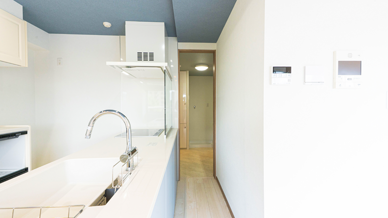 キッチンから浴室